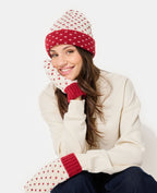 Bonnet en tricot avec cœurs