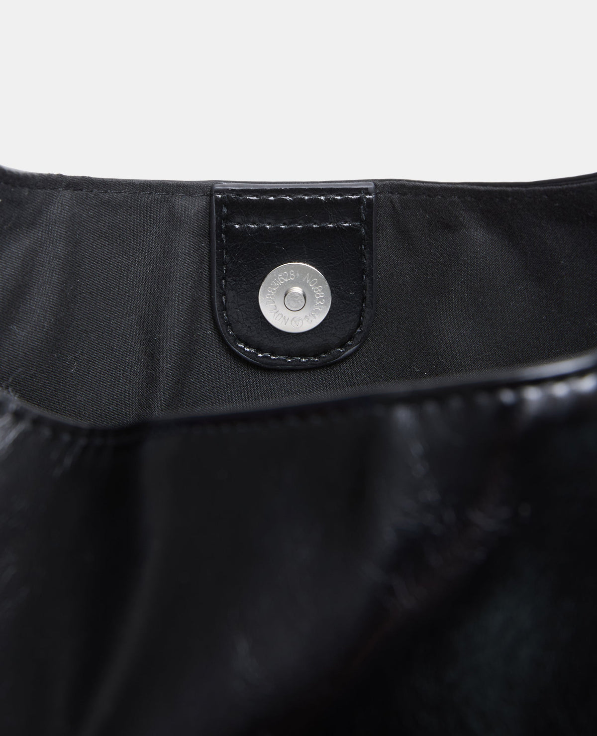 Grand sac porté épaule en simili brillant