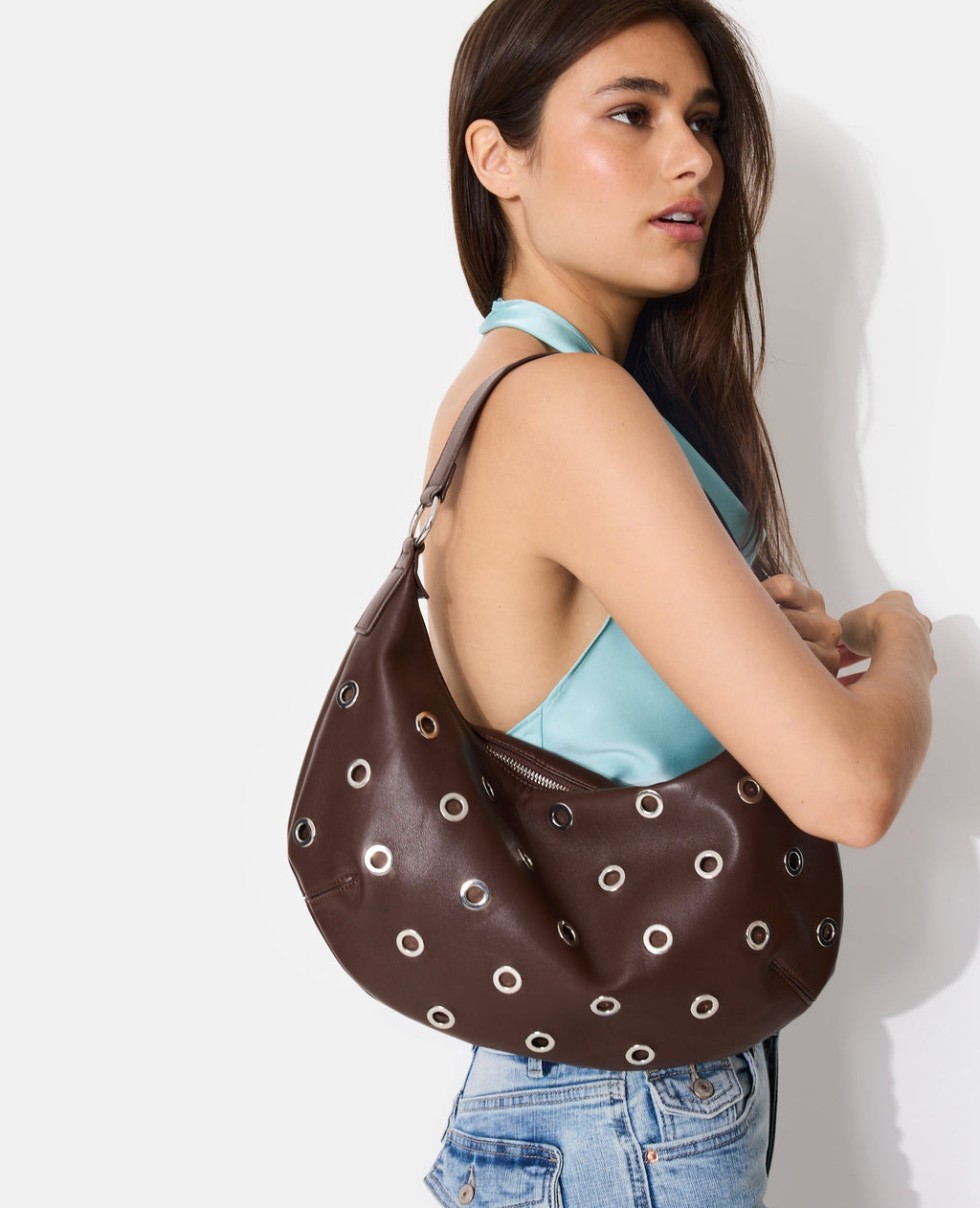 Sac porté épaule avec œillets métalliques