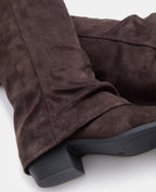 Bottes hautes suédine avec revers et bouts pointus