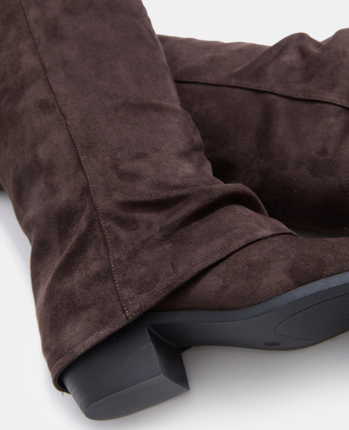 Bottes hautes suédine avec revers et bouts pointus