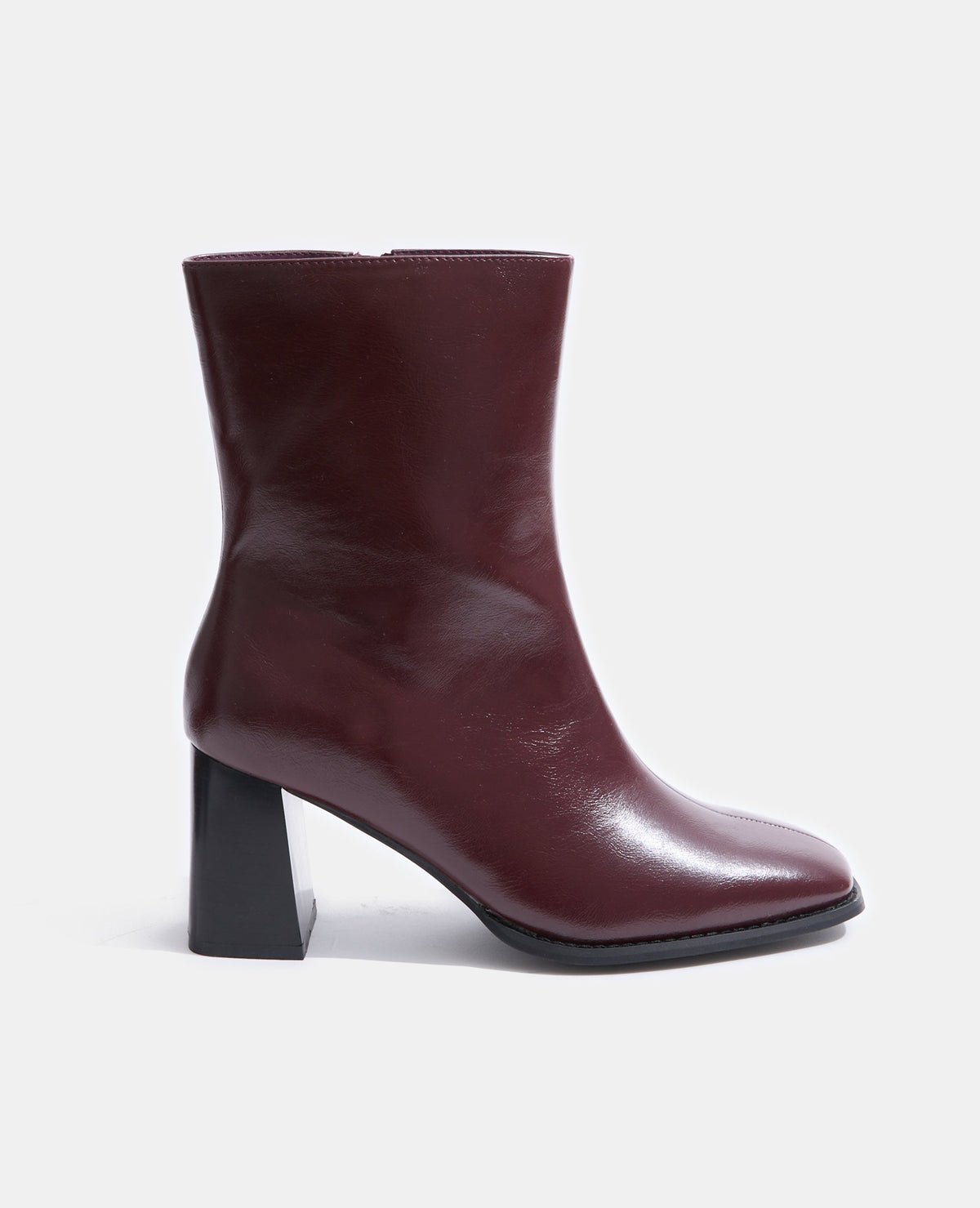Boots à talons effet vinyl avec bouts carrés