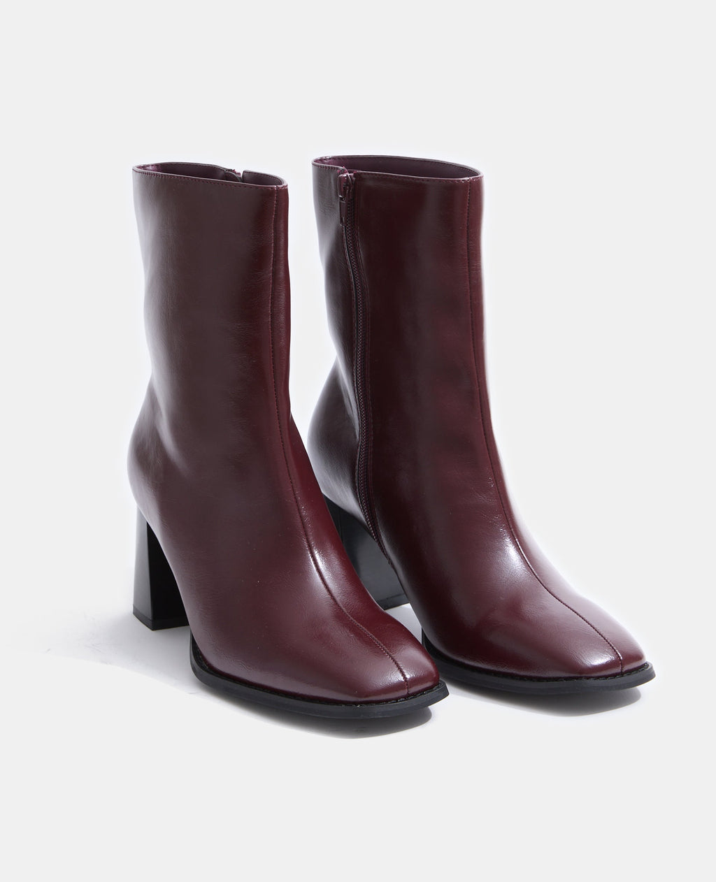 Boots à talons effet vinyl avec bouts carrés
