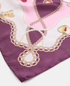 Foulard en satin motif chaînes et charms