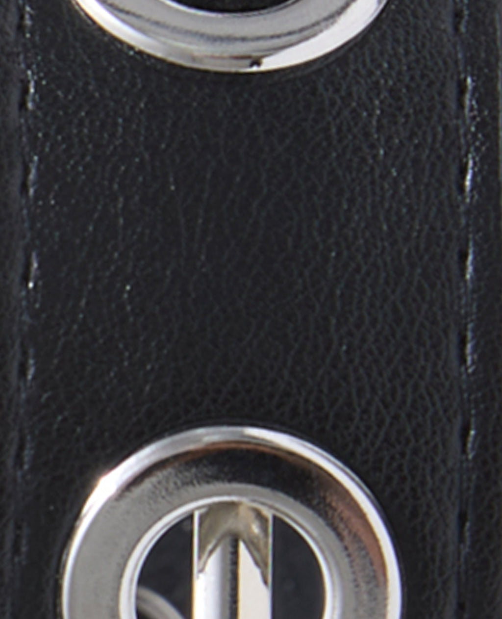 Ceinture en simili avec œillets métalliques