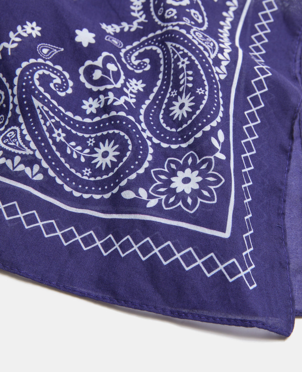 Foulard carré façon bandana
