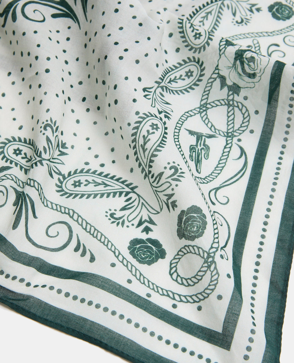 Foulard carré façon bandana