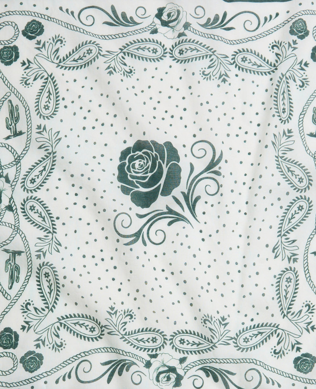 Foulard carré façon bandana
