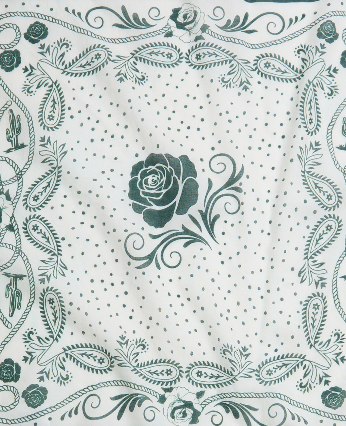 Foulard carré façon bandana